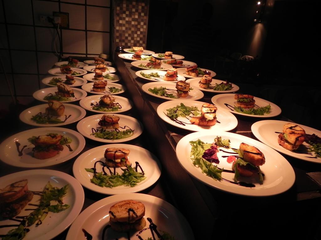 44 On Ennis Guest Lodge And Restaurant - No Load Sheddding إرميلو المظهر الخارجي الصورة