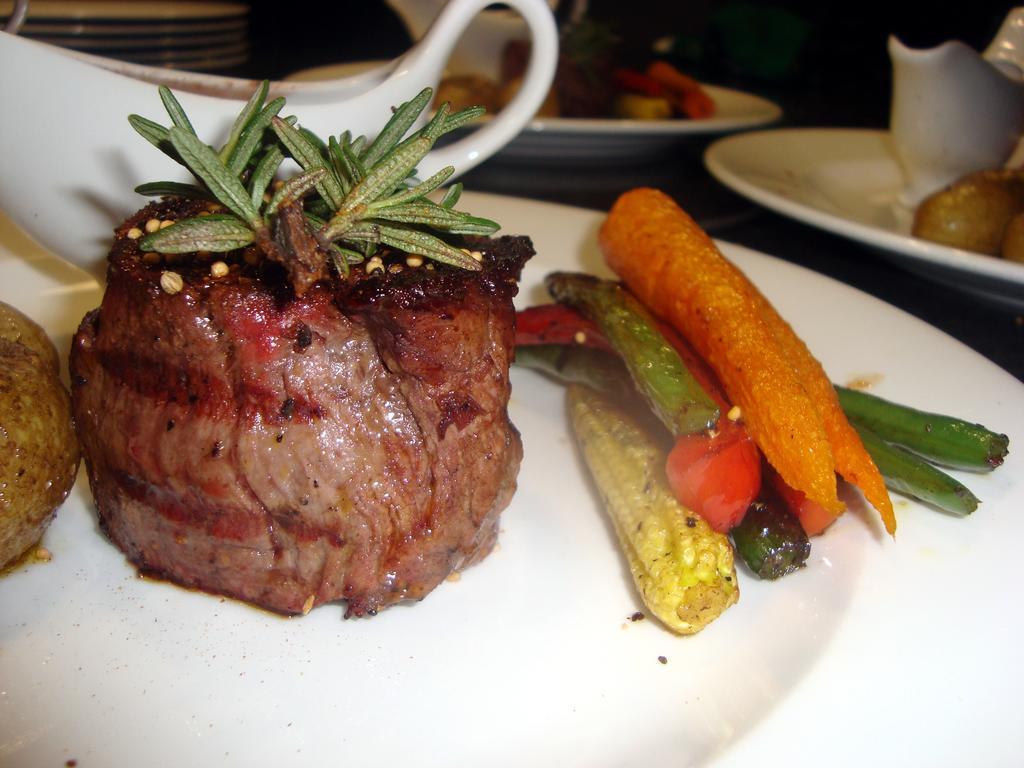 44 On Ennis Guest Lodge And Restaurant - No Load Sheddding إرميلو المظهر الخارجي الصورة